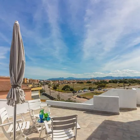 Bright X3 With Terrace! Apartment Olbia